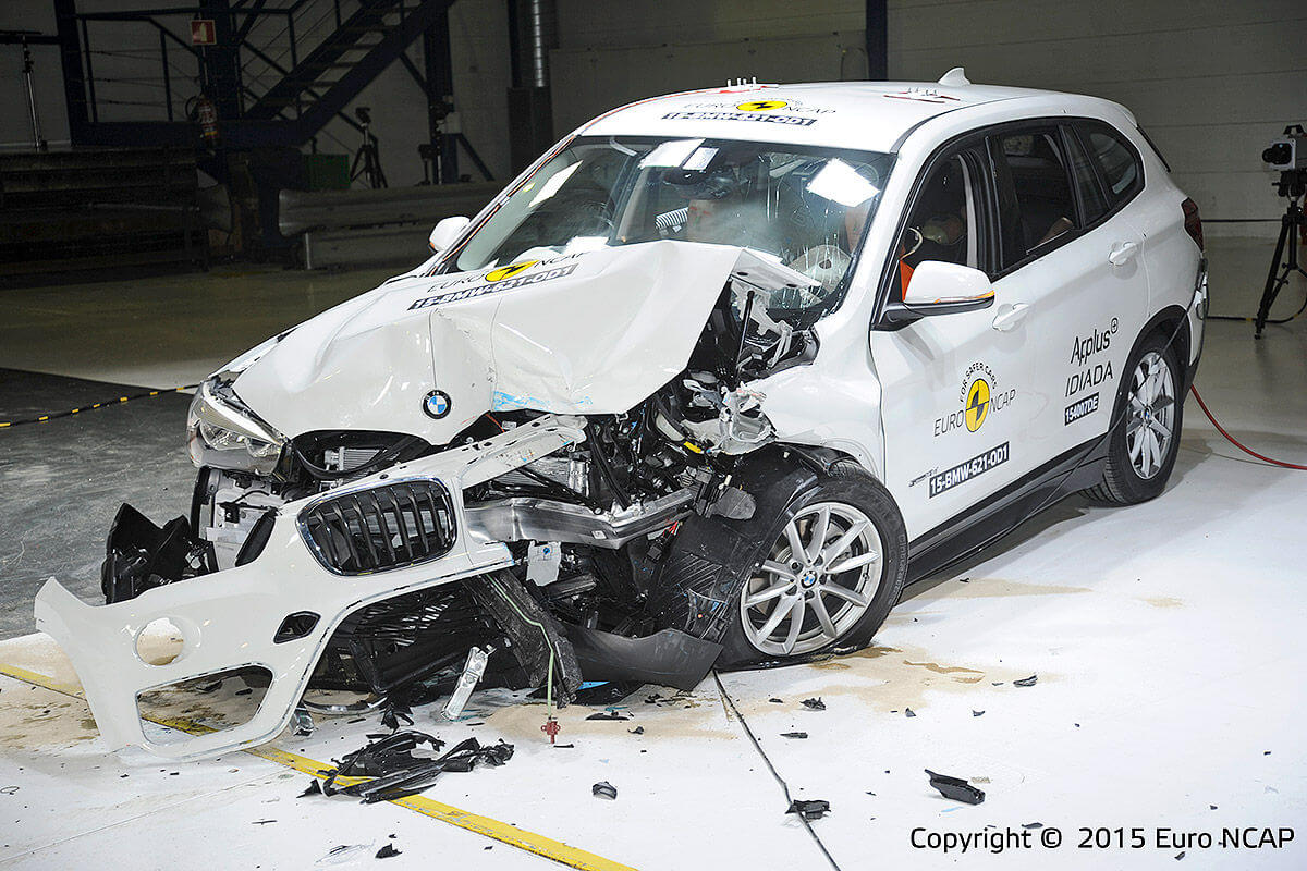Краш-тест BMW X1 F48
